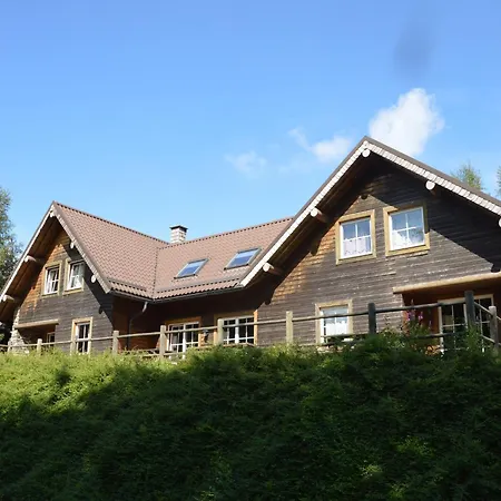 シャレー Spacious In オヴィファ