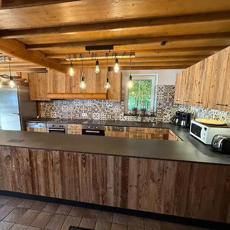 Spacious In Σαλέ